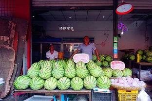 看在老街吃瓜
